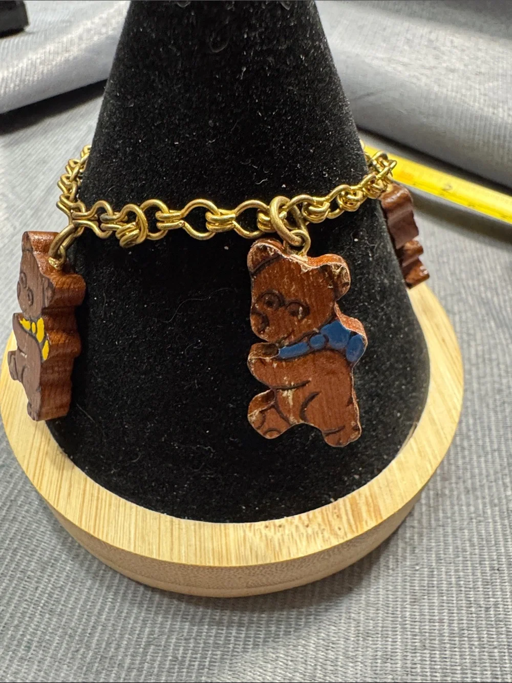 Vintage Source Unknown Brown Wooden Bear Charm Bracelet Gold Tone